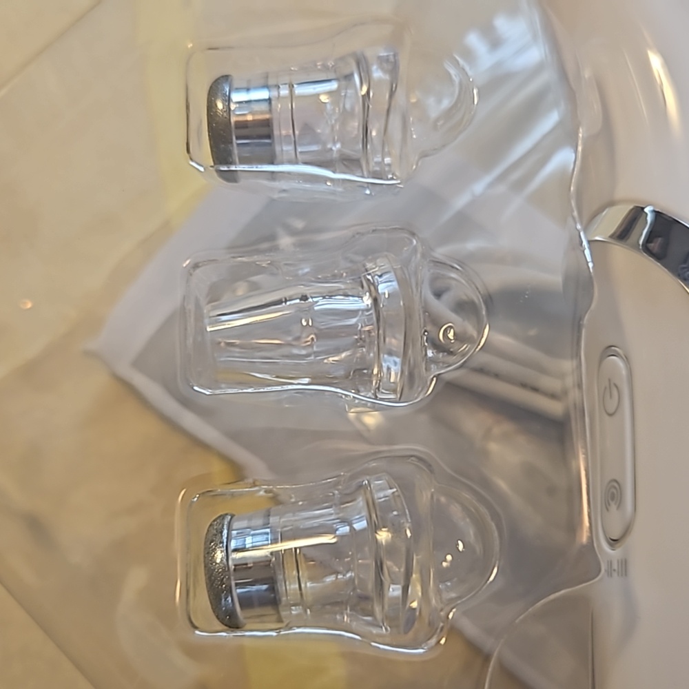 Conair, Microdermabrasion beauty tool - Picture 11 of 11